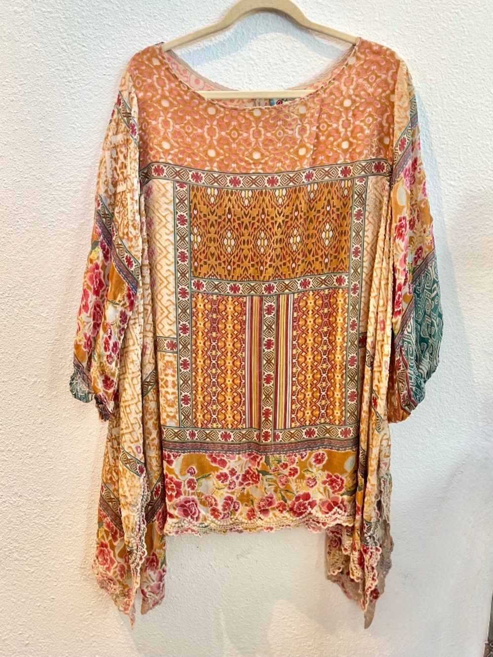 Johnny Was Women's Gold Semi-Sheer Cut Velvet Tunic - Size XL - NWOT